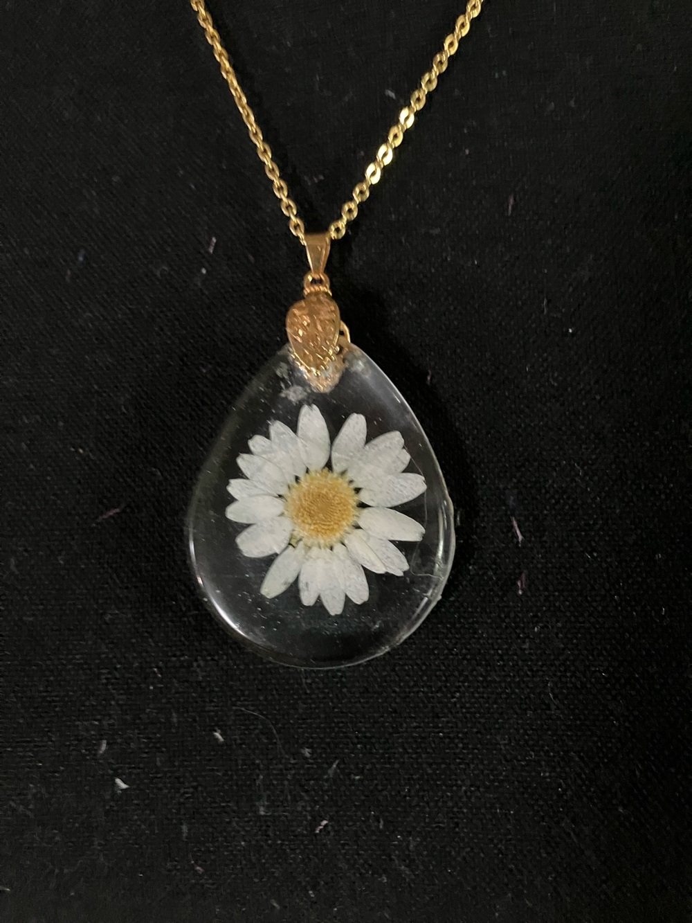 Gold-Finish Teardrop Daisy Pendant Necklace - White & Gold